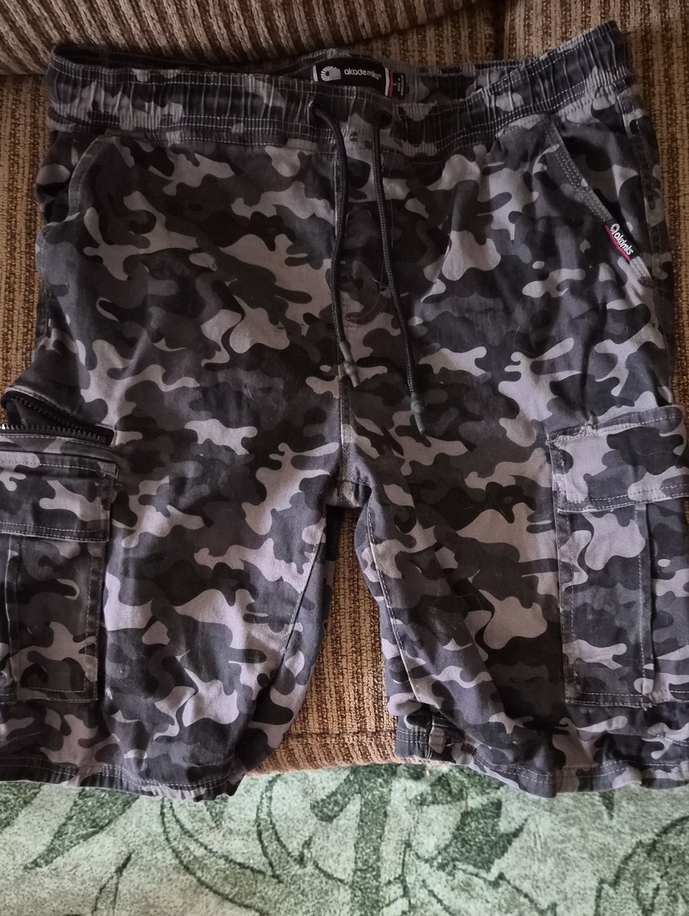 Akademiks Gray Black Camo Cargo Shorts